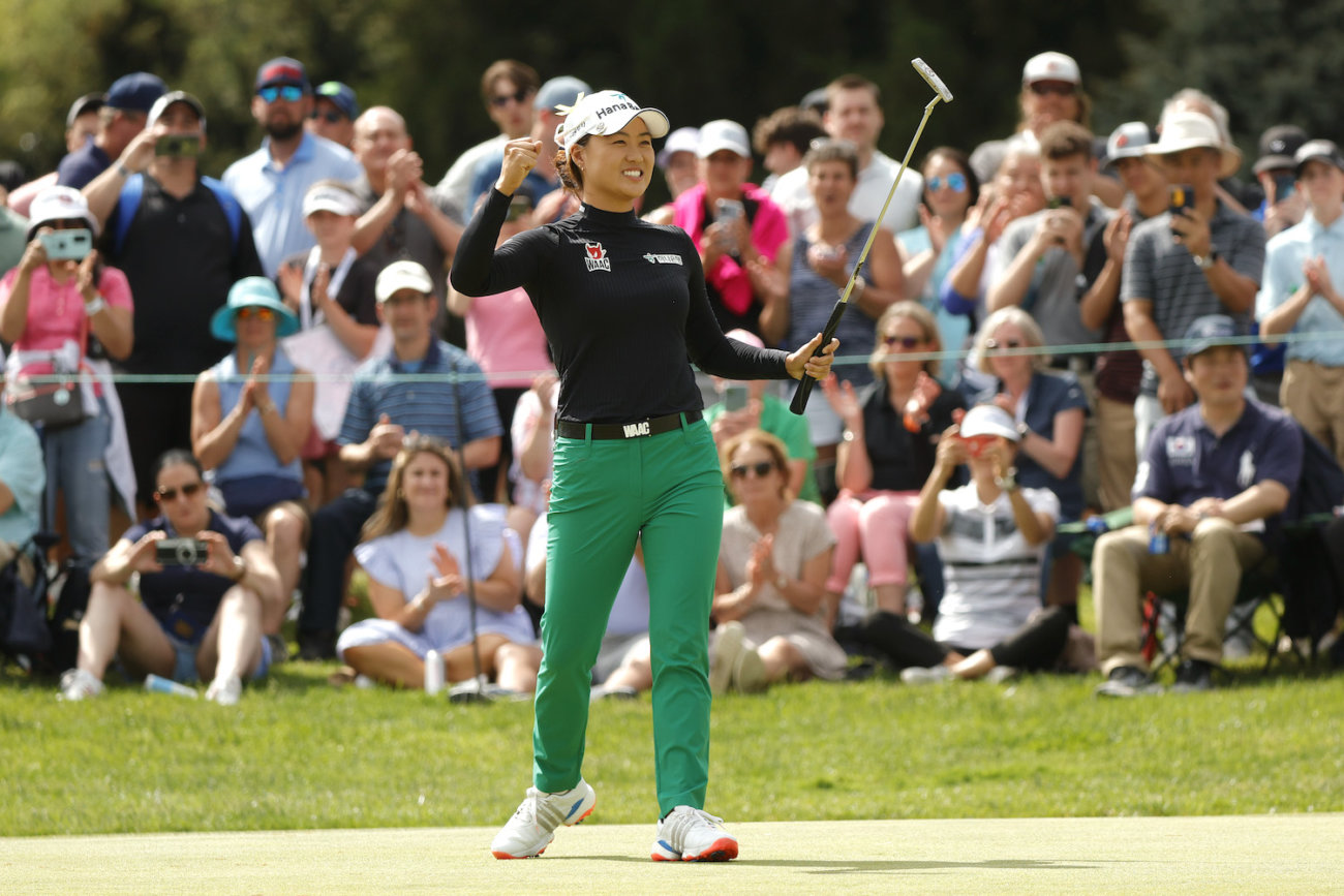 French Fans Know Minjee Lee Is On Top Of The World