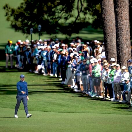 Rory opens Masters defense with banner Thursday