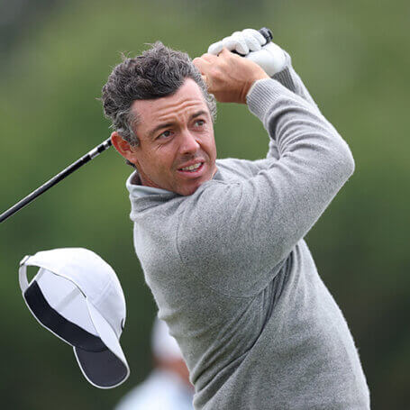 Players credit setup on windy Thursday
