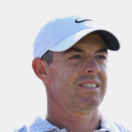 Steadier Rory advances to the weekend